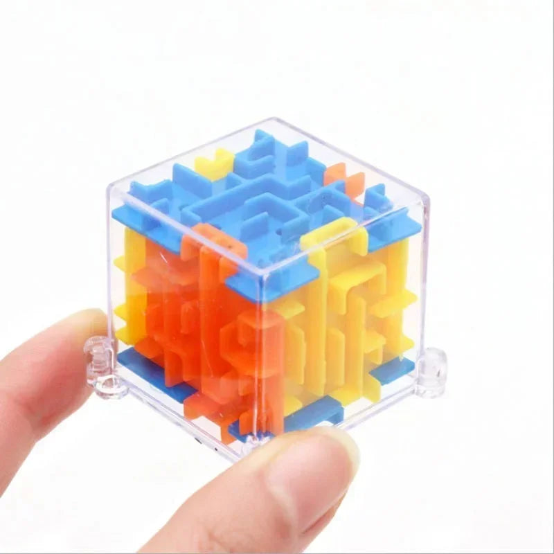 3D Rolling Ball Maze