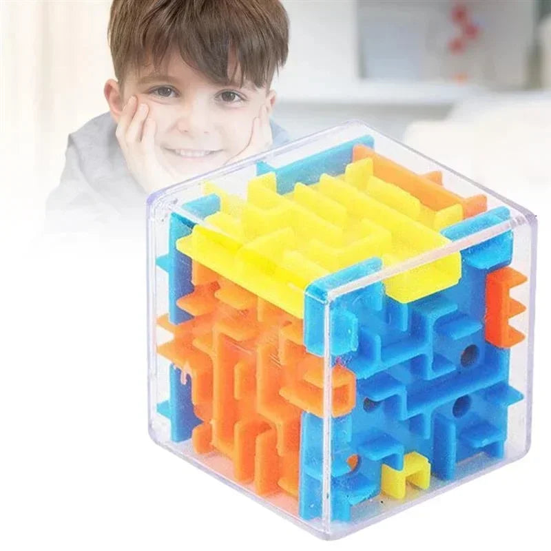 3D Rolling Ball Maze